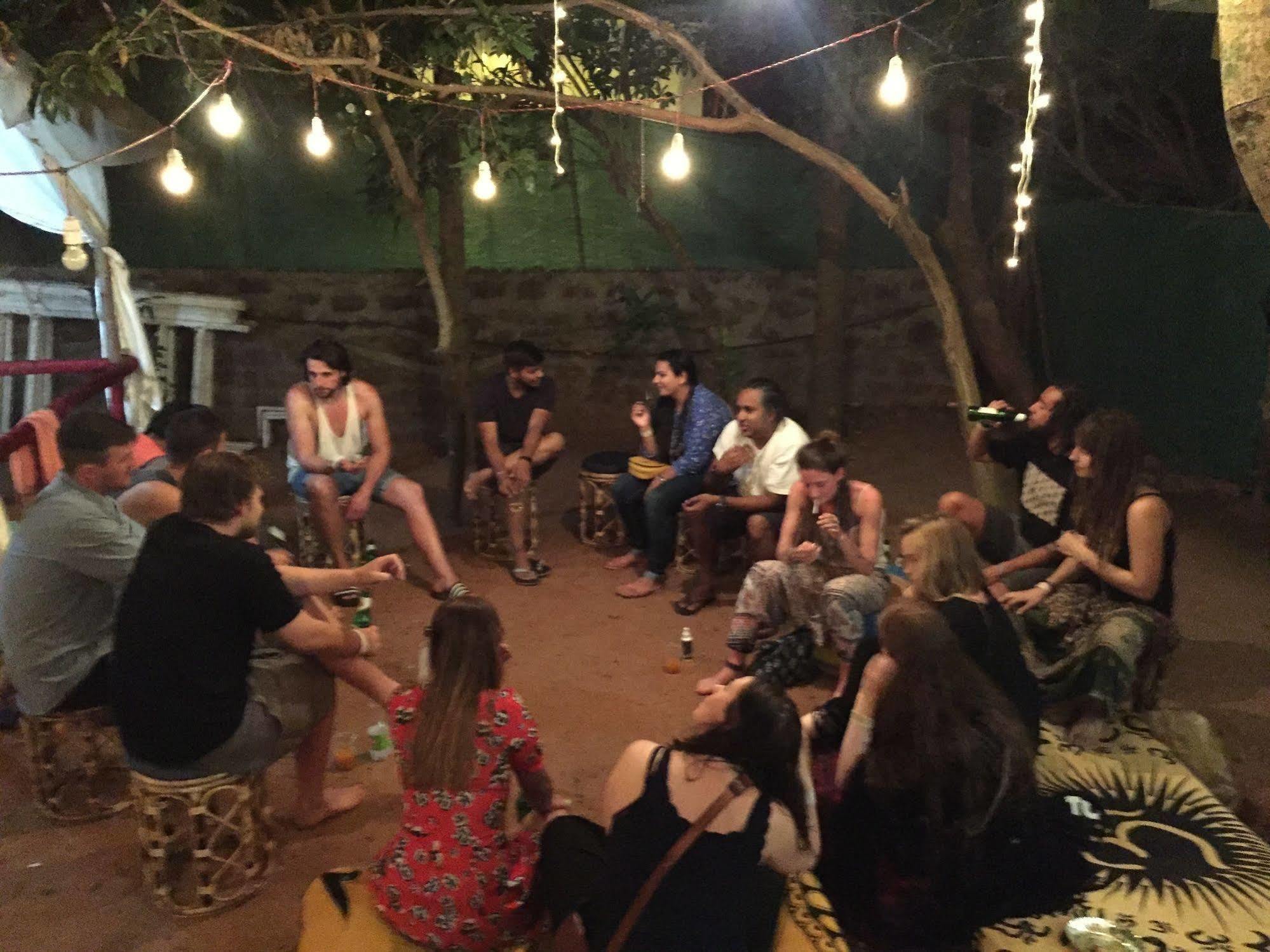 Anjuna By Roadhouse Hostels Goa מראה חיצוני תמונה