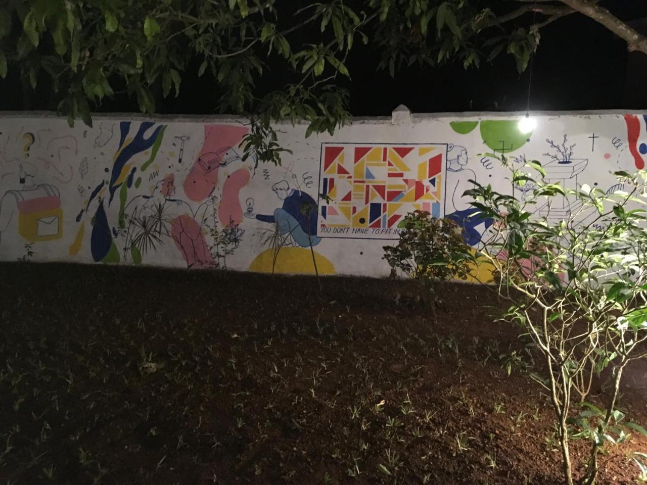 Anjuna By Roadhouse Hostels Goa מראה חיצוני תמונה